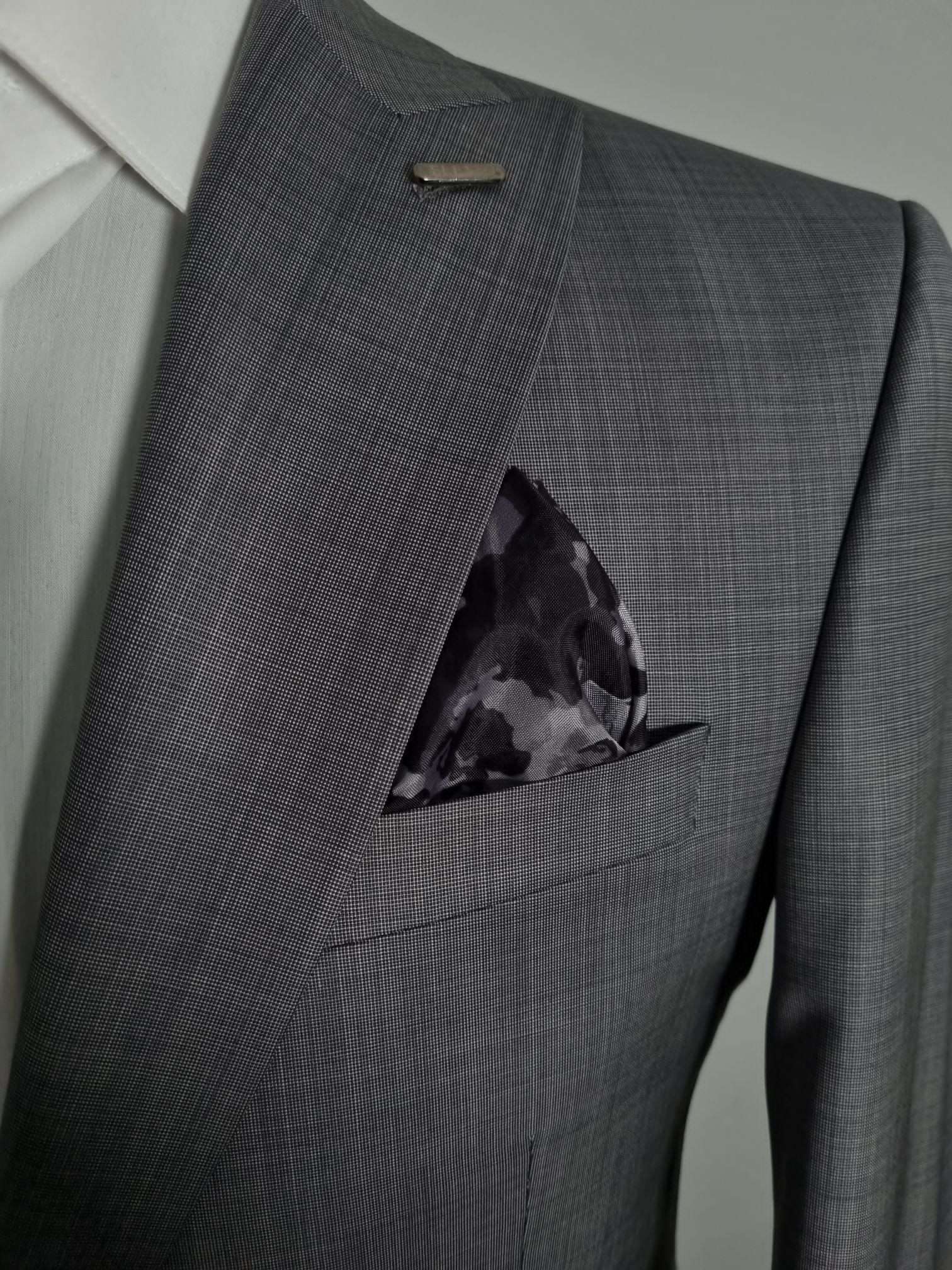 EXECUTIVE LIGHTER GREY TURKEY SUIT WITH ONE BUTTON