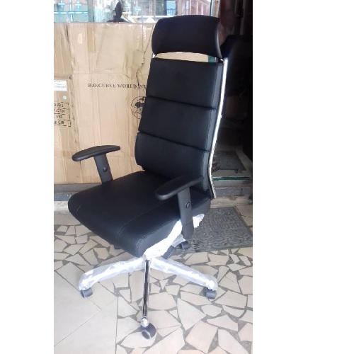 QUALITY BLACK EXECUTIVE OFFICE CHAIR - AVAILABLE (MOBIN)