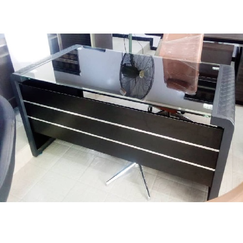 QUALITY DESIGNED 1.6 METER BLACK OFFICE TABLE WITH TOP GLASS- AVAILABLE (ARIN)