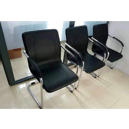 QUALITY DESIGNED BLACK EXECUTIVE OFFICE CHAIR  - AVAILABLE (SAINT)