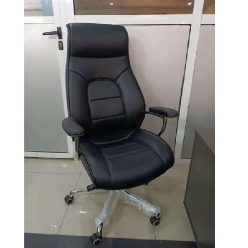 QUALITY DESIGNED BLACK EXECUTIVE OFFICE CHAIR  - AVAILABLE (SAINT)