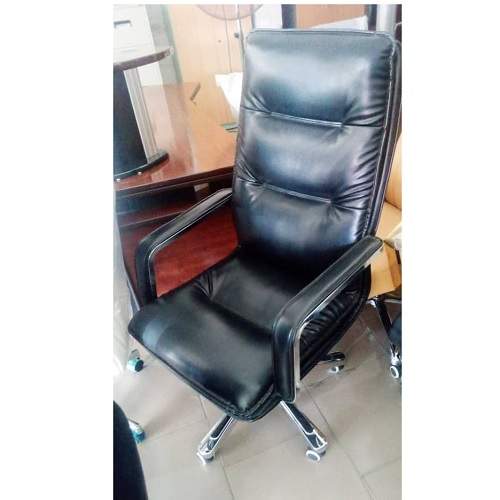 QUALITY DESIGNED BLACK EXECUTIVE OFFICE CHAIR  AVAILABLE- (JAFU)