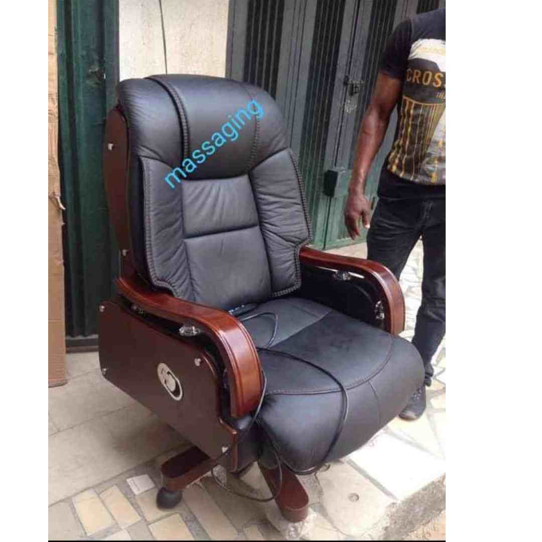 QUALITY DESIGNED EXECUTIVE OFFICE CHAIR WITH WOODEN HANDLE (OPIN)