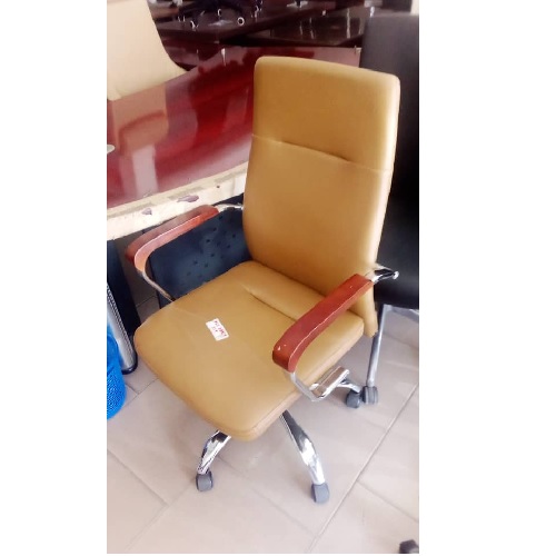 QUALITY DESIGNED LIGHT & WOODEN TOP HANDLE EXECUTIVE CHAIR  AVAILABLE- (ROMIN)