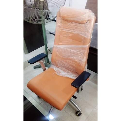 QUALITY DESIGNED ORANGE & BLACK ARM EXECUTIVE OFFICE  CHAIR - AVAILABLE (ARIN)