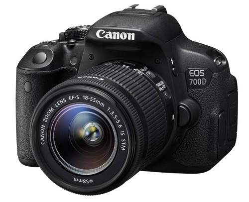 Canon Professional Digital SLR Camera EOS 700D with 18-55mm Lens (DAME)