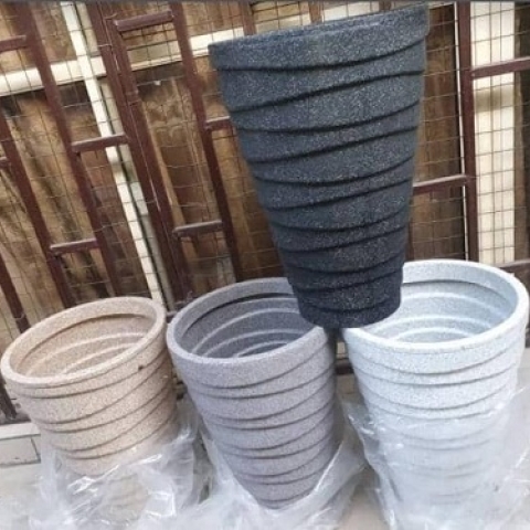 BLACK, LIGHT BROWN, GREY AND WHITE V-SHAPED FLOWER POTS WITHOUT FLOWER (PEGLO) - Large