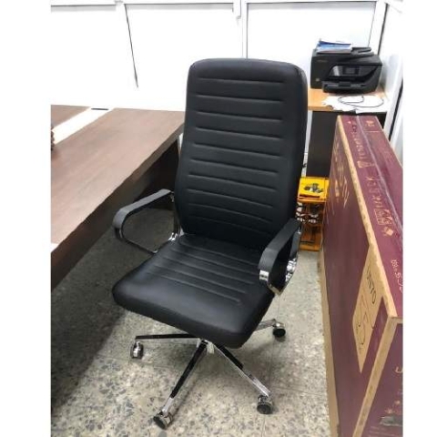 QUALITY BLACK EXECUTIVE OFFICE CHAIR  - AVAILABLE (MOBIN)