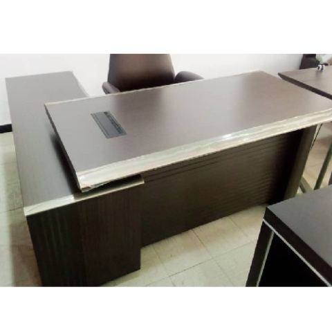 QUALITY DESIGNED 1.8 METER BROWN & CREAM OFFICE TABLE - AVAILABLE (ARIN)