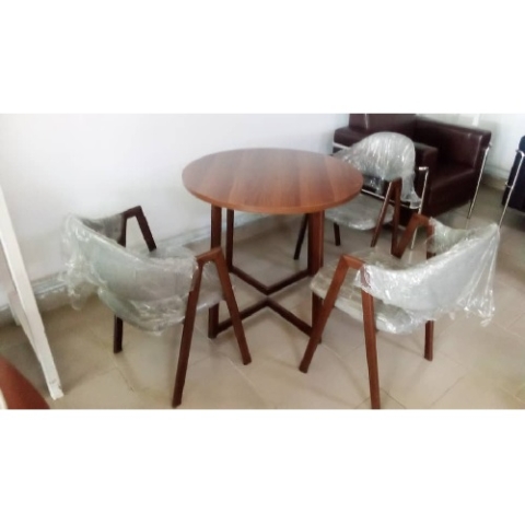 QUALITY DESIGNED 4 SEATERS OFFICE CHAIRS & 1 TABLE - (FICO)