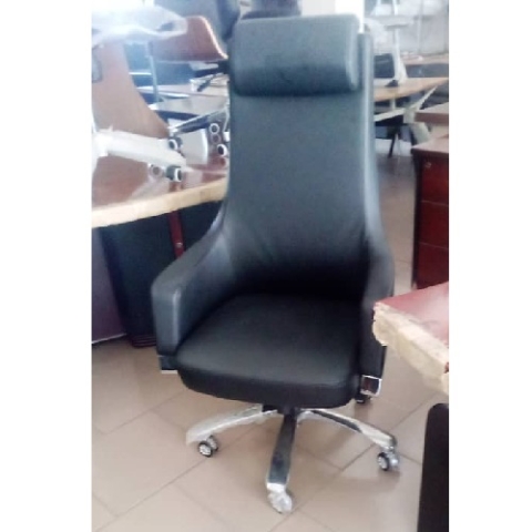 QUALITY DESIGNED BLACK EXECUTIVE OFFICE CHAIR WITH HEAD REST AVAILABLE-(ROMIN)