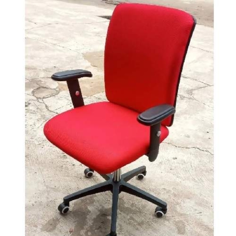 QUALITY DESIGNED RED SWIVEL LOW-BACK OFFICE CHAIR - AVAILABLE (UGIN)