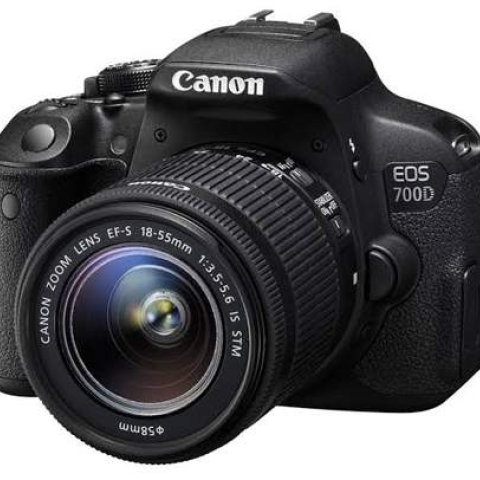 Canon Professional Digital SLR Camera EOS 700D with 18-55mm Lens (DAME)